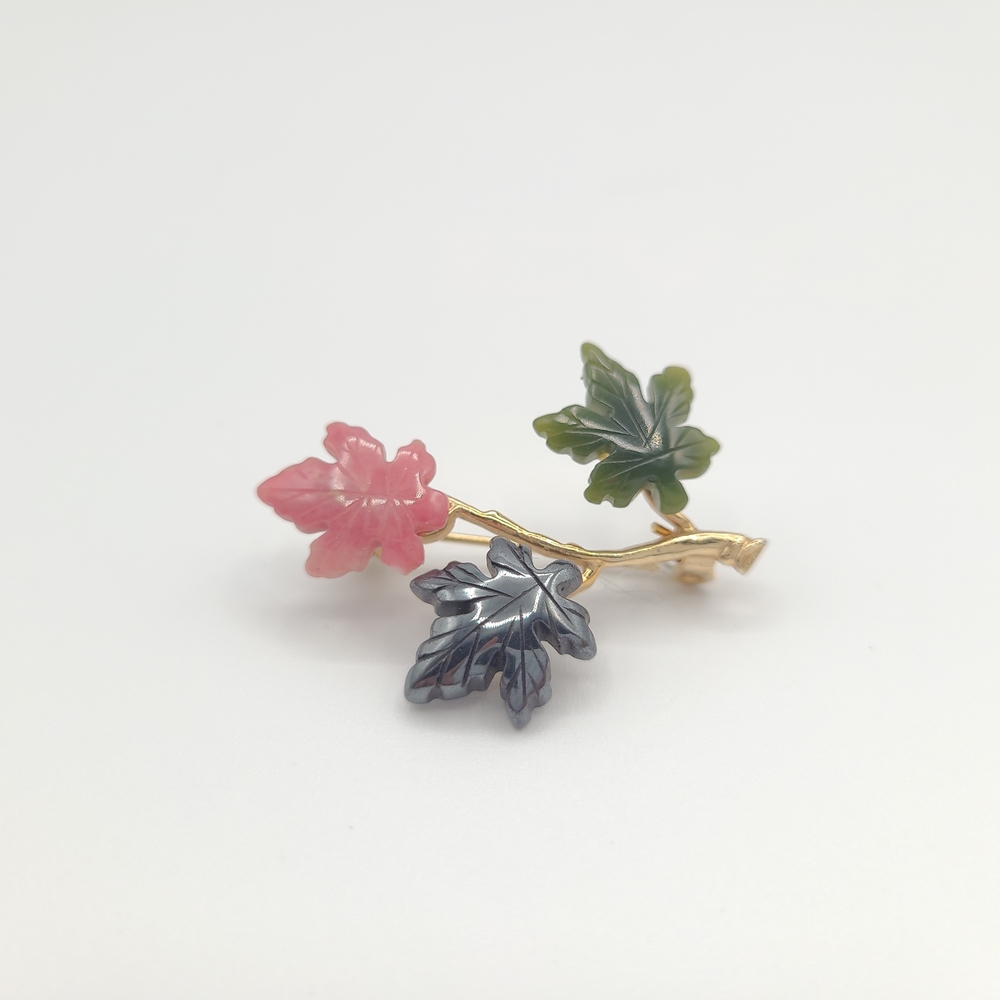 Vintage Carved Stone Leaf Brooch Gold Tone Floral Pin